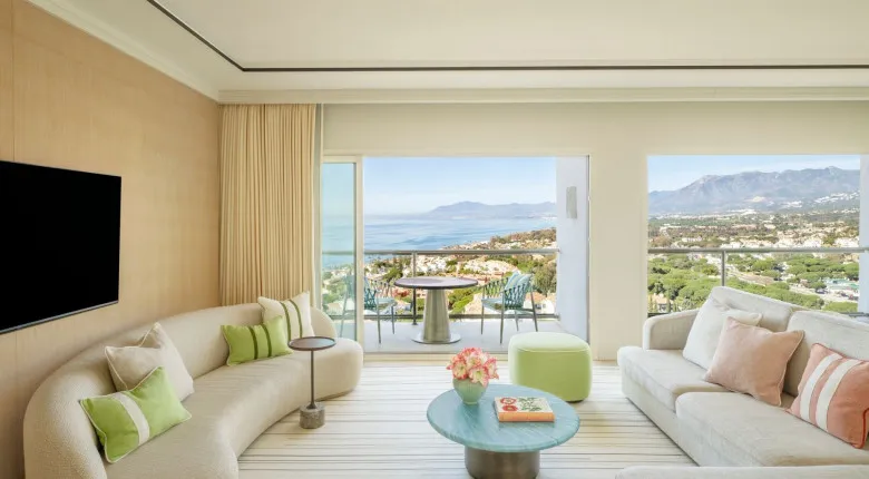 Don Carlos Suite Tower