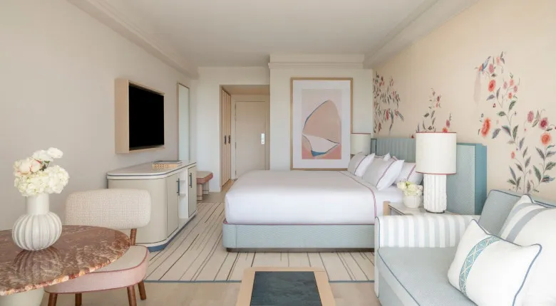 Don Carlos Suite Tower